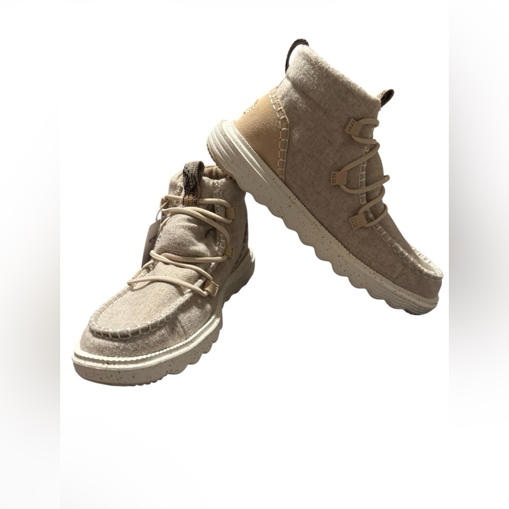 Hey Dude Reyes Boot womens 9 new, light grey